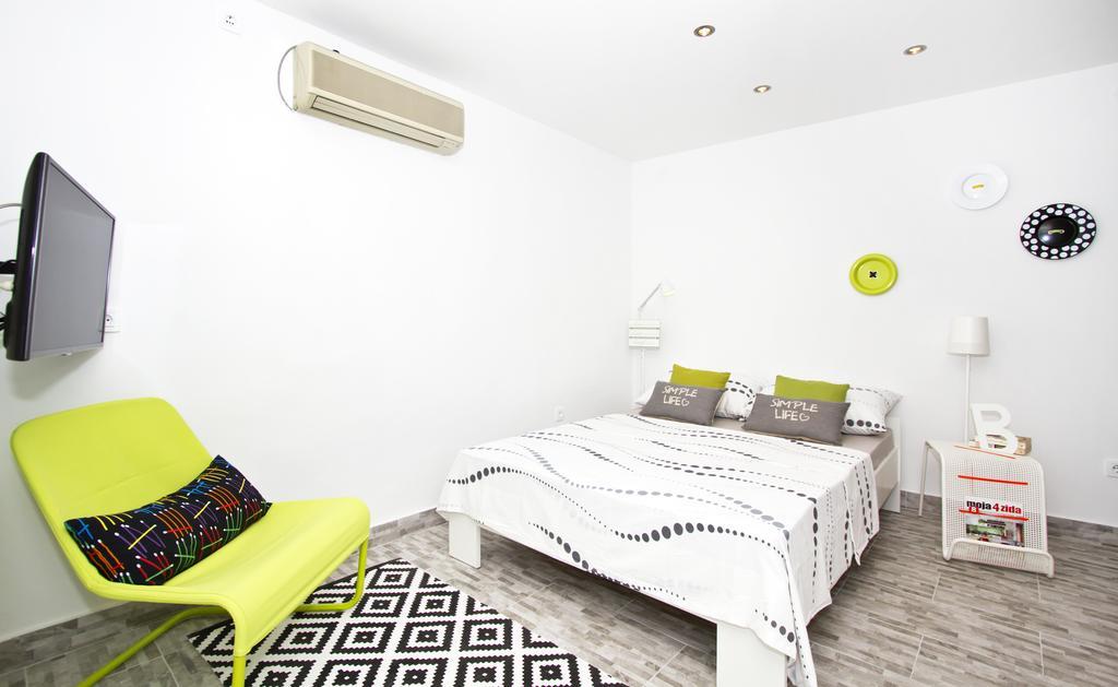 Apartment Shiny Love Split Bilik gambar