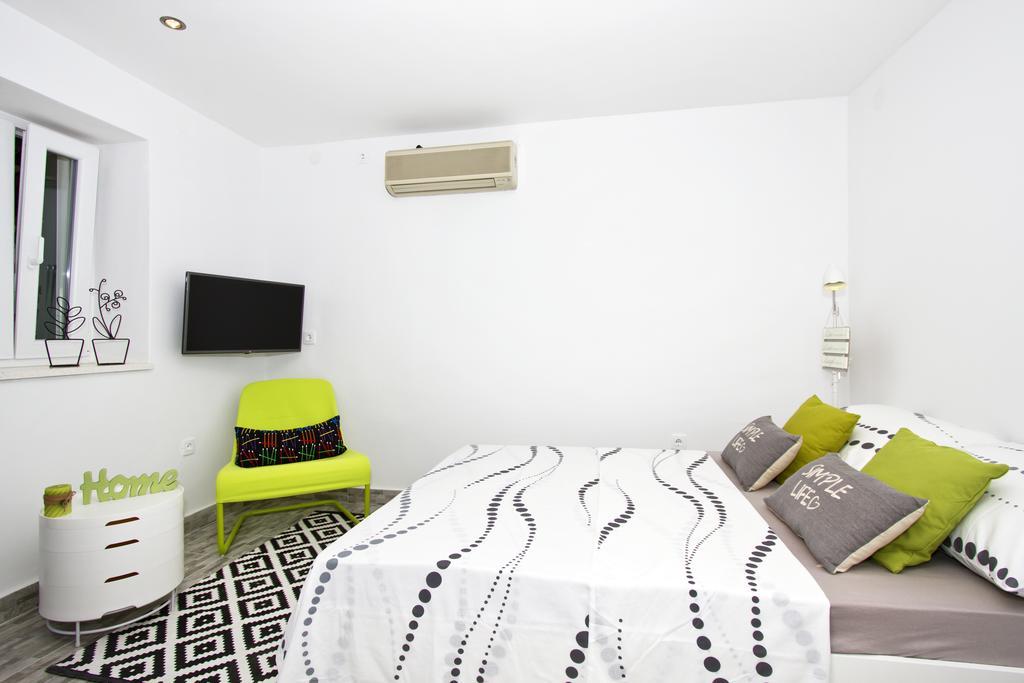 Apartment Shiny Love Split Bilik gambar